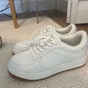 Alo Sneakers size 10 in white